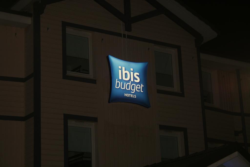 Ibis Budget Кутанс Экстерьер фото