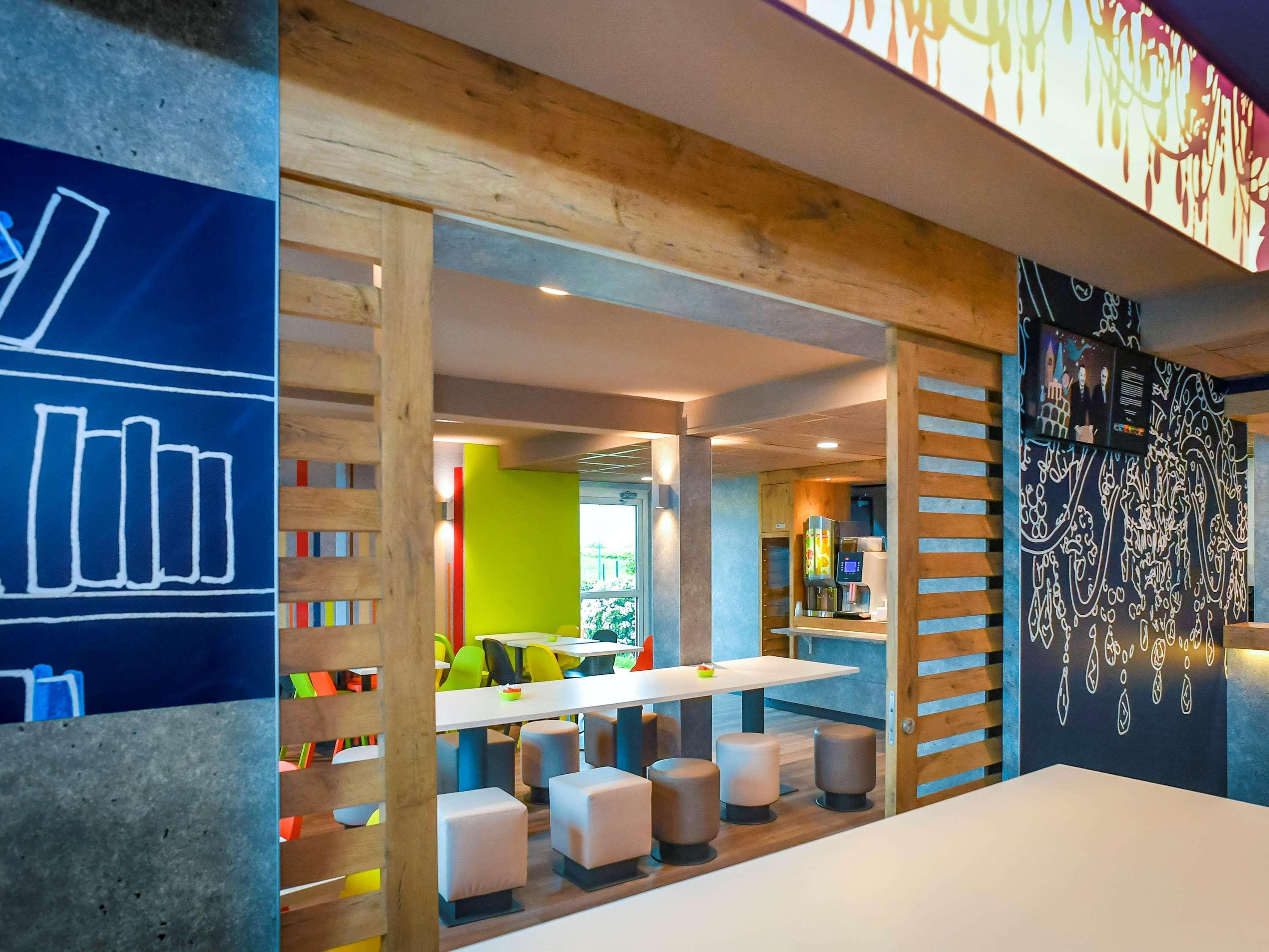 Ibis Budget Кутанс Экстерьер фото