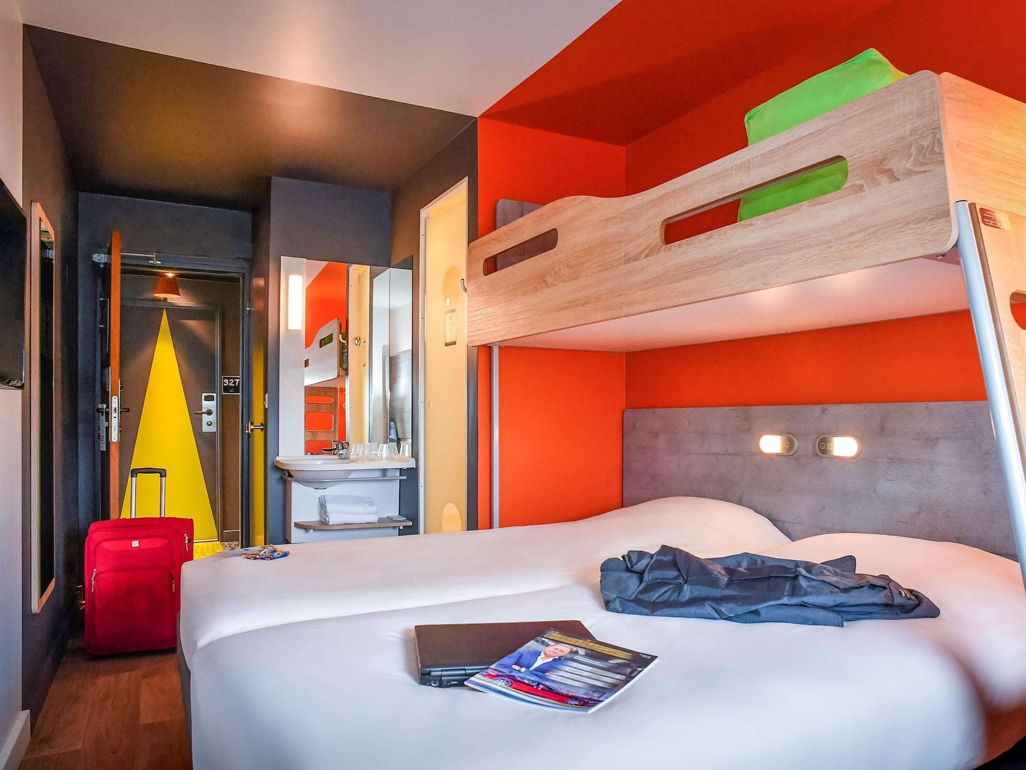 Ibis Budget Кутанс Экстерьер фото