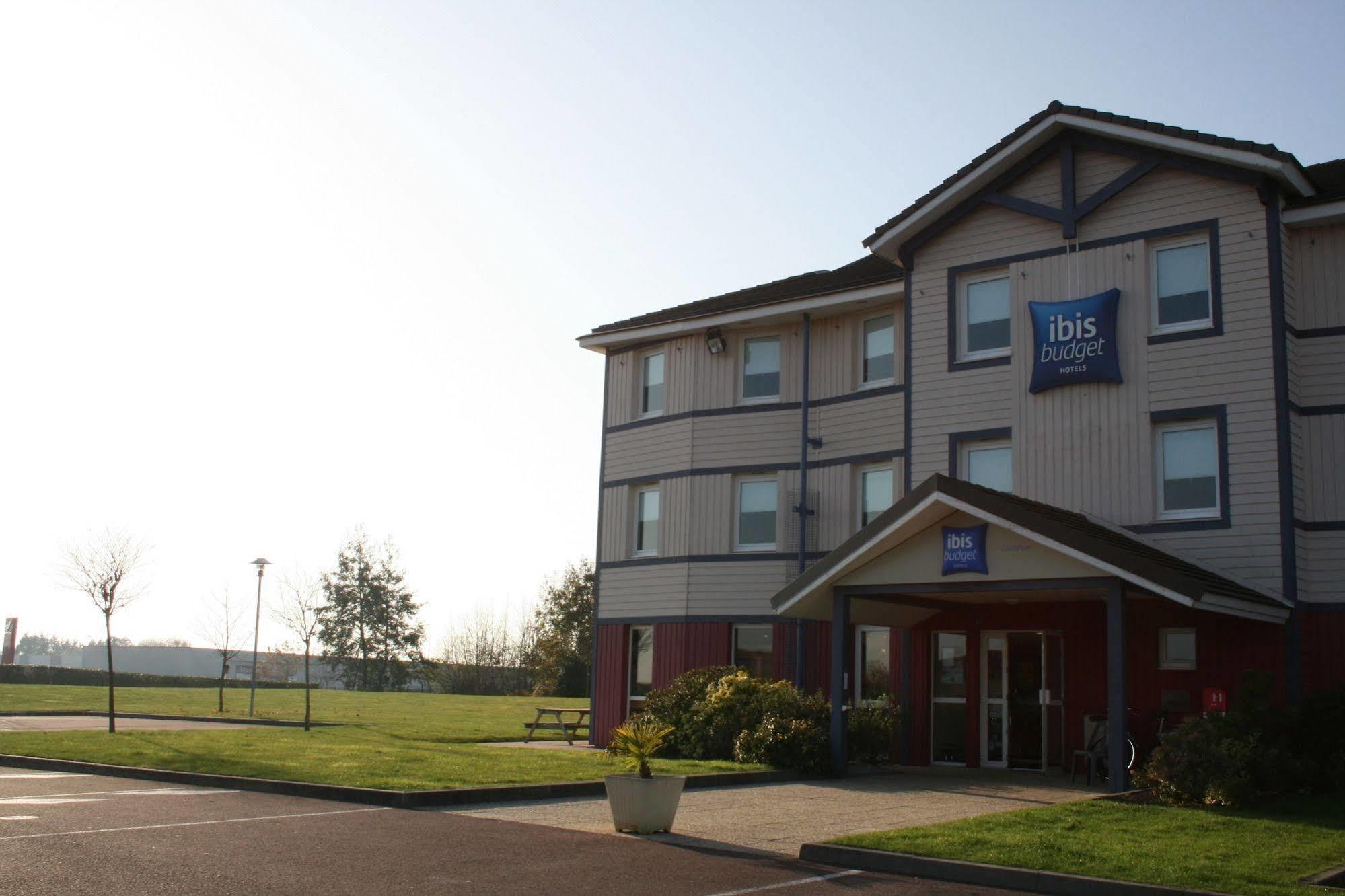 Ibis Budget Кутанс Экстерьер фото